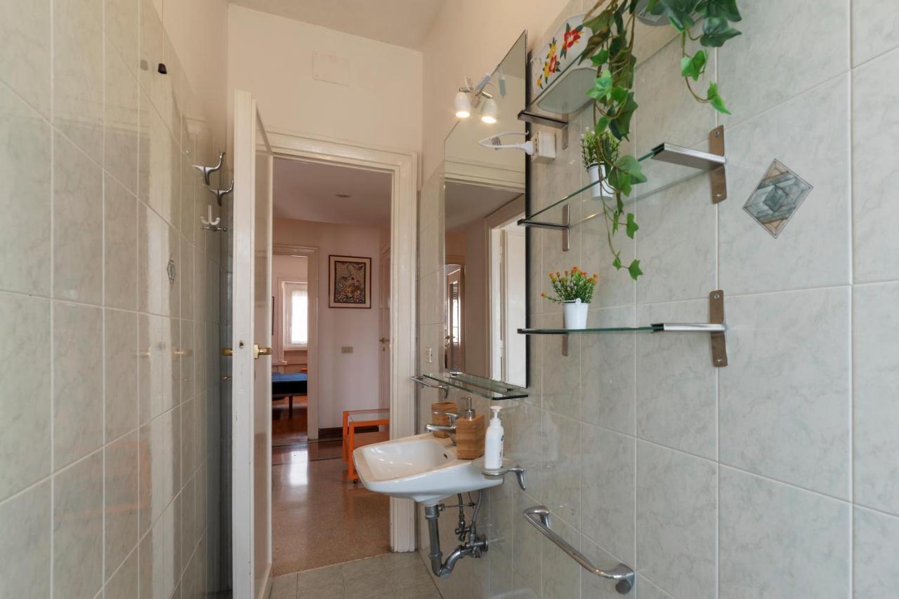 Roomy And Bright Apartment With Terrace Roma Exterior foto